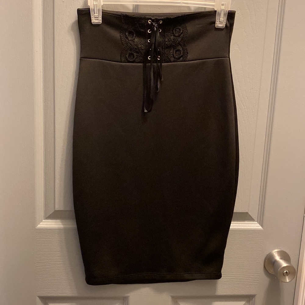 High waisted pencil skirt